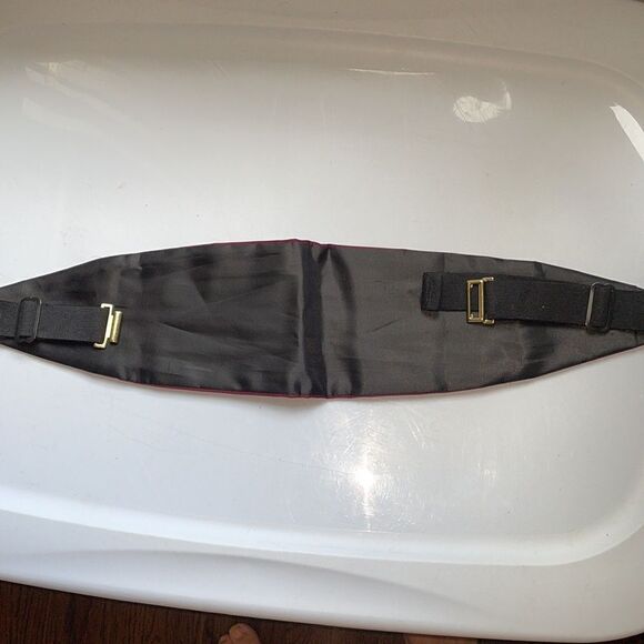 Maroon satin cummerbund - Picture 3 of 4